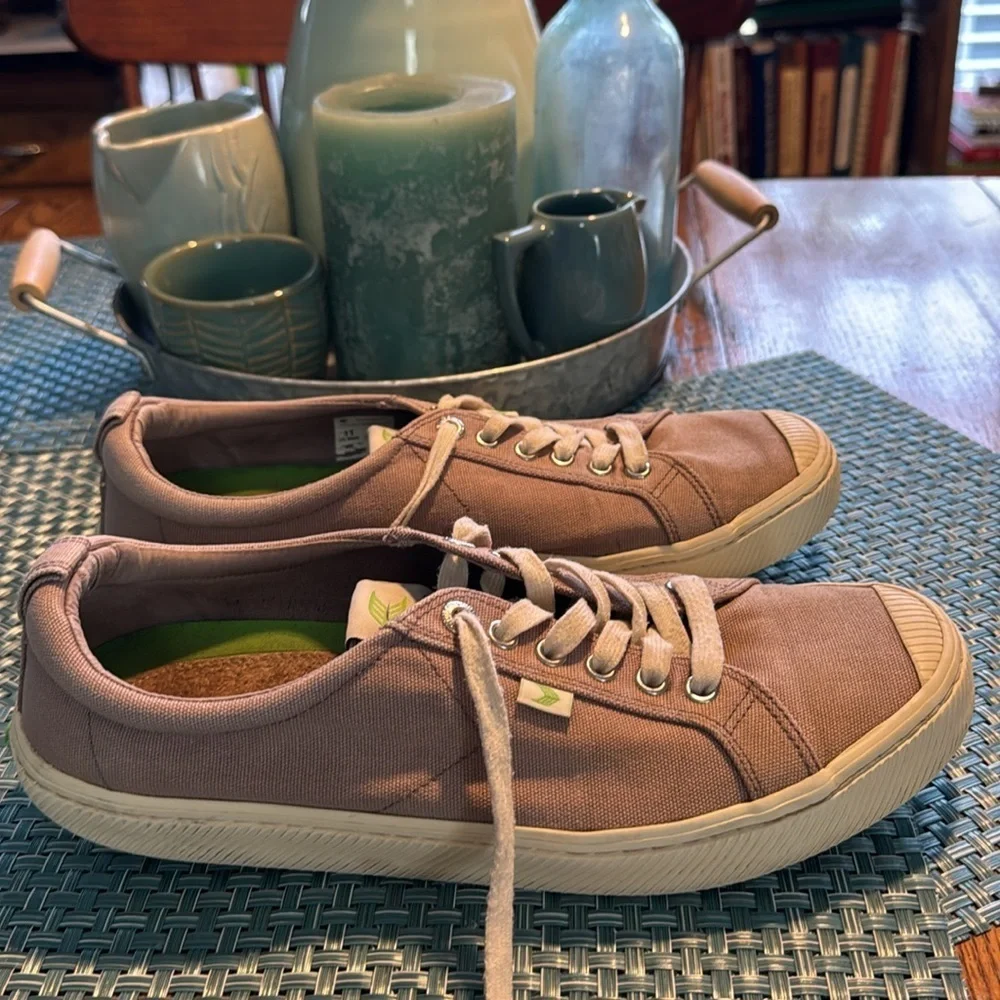 CARIUMA Oca Low Gray Canvas Sneakers - Size 11
